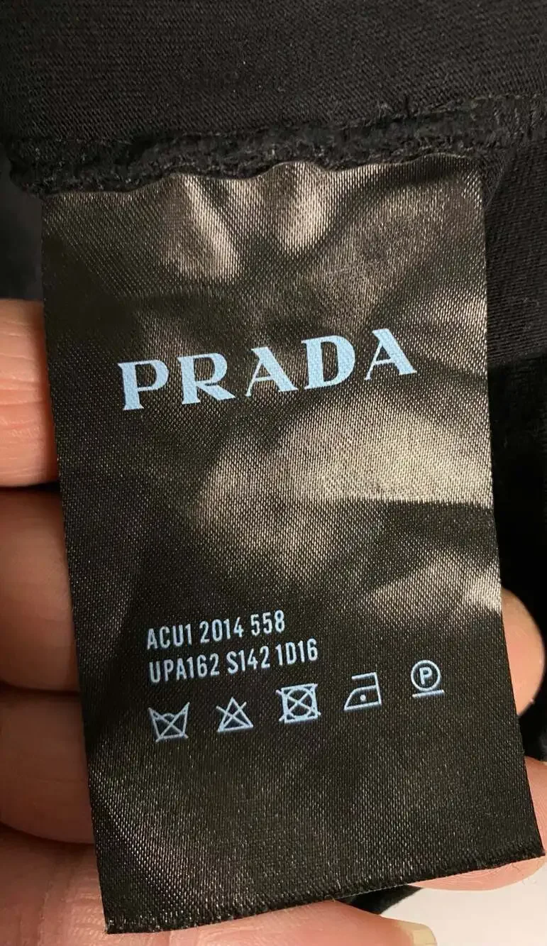 Prada Milano Black T-Shirt Enamel Triangle Logo Plaque Crewneck UPA162